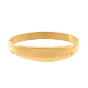 Engraved Patteren Bangle Bracelet
